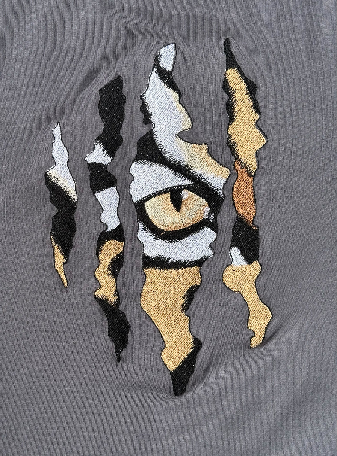“Tiger eyes” Oversized drop shoulder T-shirt